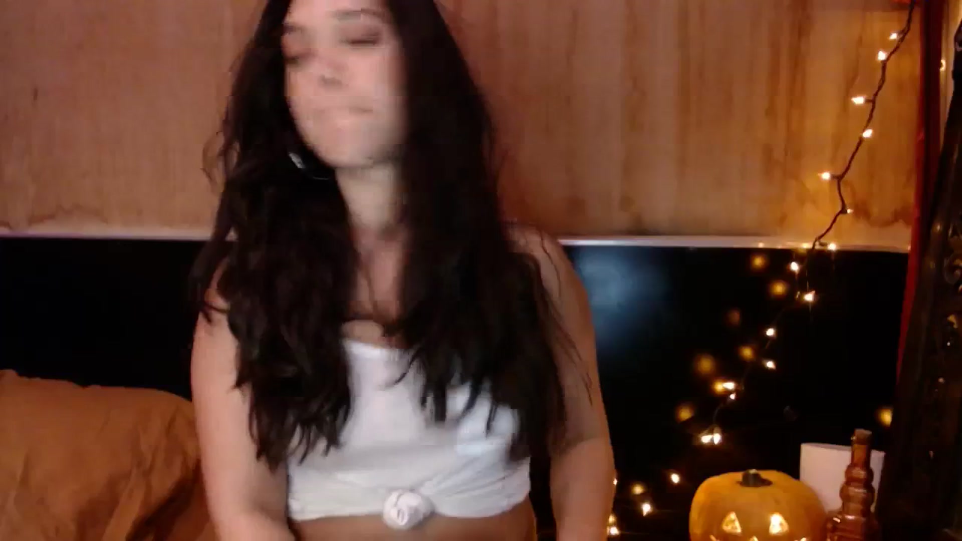 Gallery image thumbnail from slothyfoxy's myfreecams stream on, 10/18/2023, 03:05 image 18 of 20