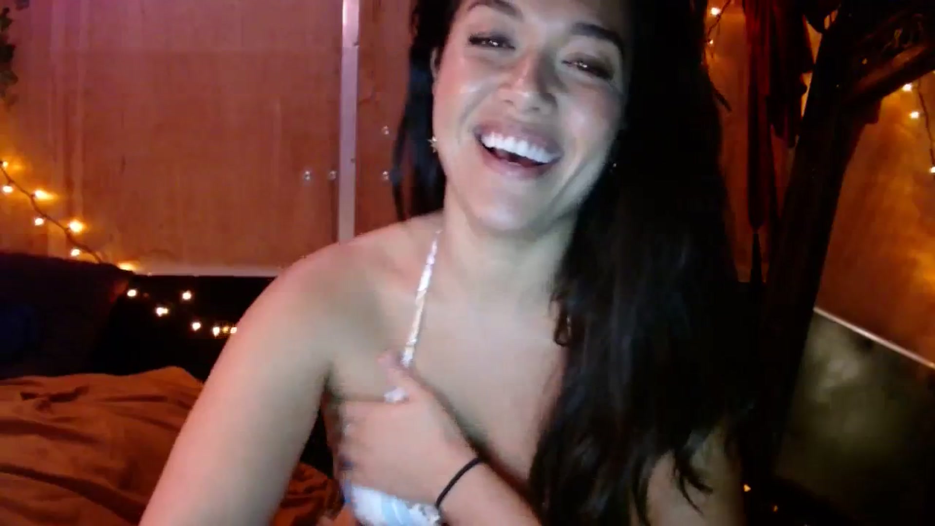 Gallery image thumbnail from slothyfoxy's myfreecams stream on, 11/23/2023, 03:54 image 11 of 20