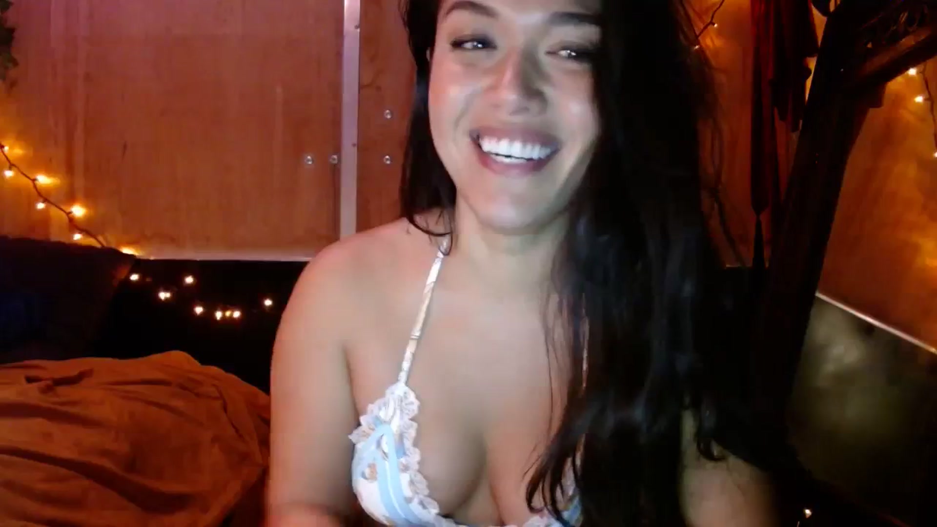 Gallery image thumbnail from slothyfoxy's myfreecams stream on, 11/23/2023, 03:54 image 13 of 20