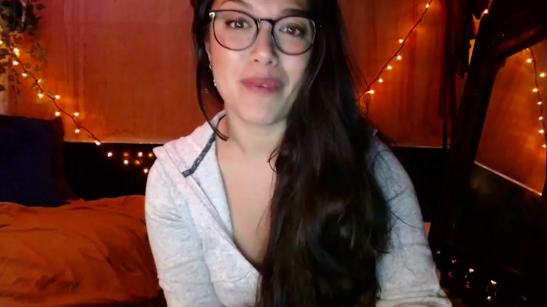 Gallery image thumbnail from slothyfoxy's myfreecams stream on, 12/01/2023, 09:01 image 6 of 20