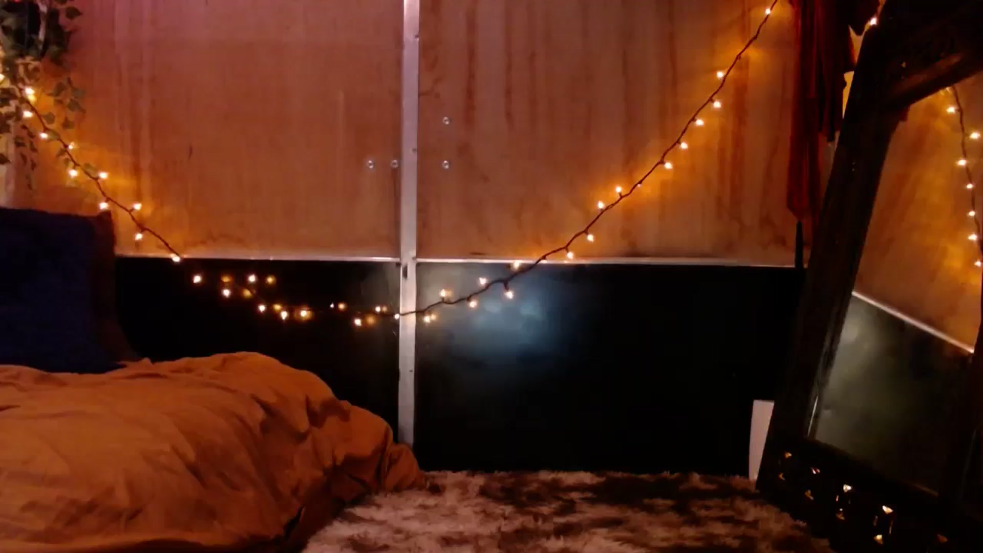 Gallery image thumbnail from slothyfoxy's myfreecams stream on, 12/01/2023, 09:01 image 9 of 20