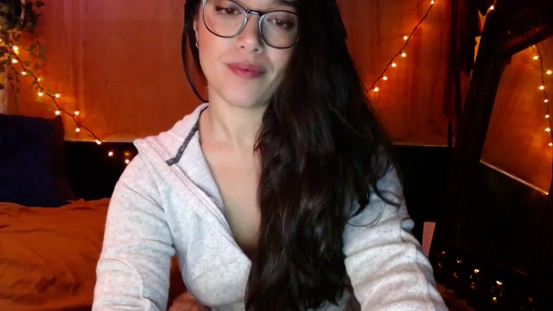 Gallery image thumbnail from slothyfoxy's myfreecams stream on, 12/01/2023, 09:01 image 5 of 20