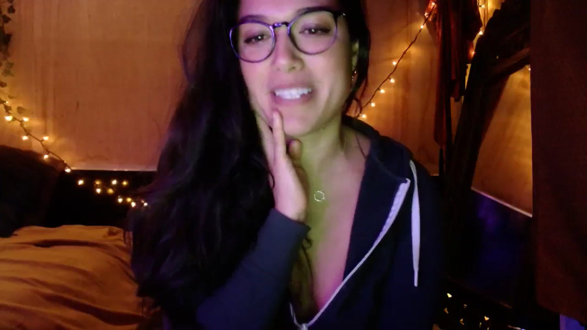 Gallery image thumbnail from slothyfoxy's myfreecams stream on, 12/03/2023, 07:21 image 18 of 20