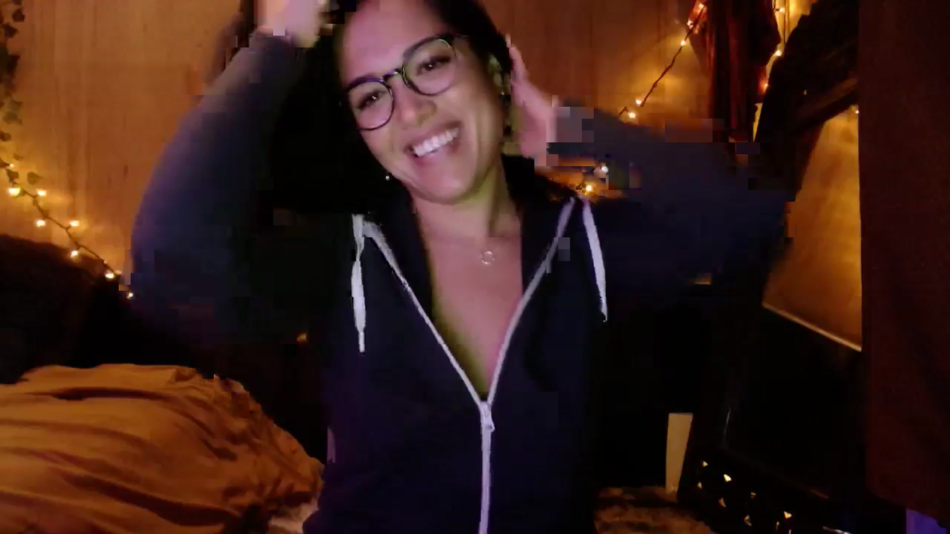 Gallery image thumbnail from slothyfoxy's myfreecams stream on, 12/03/2023, 07:21 image 17 of 20