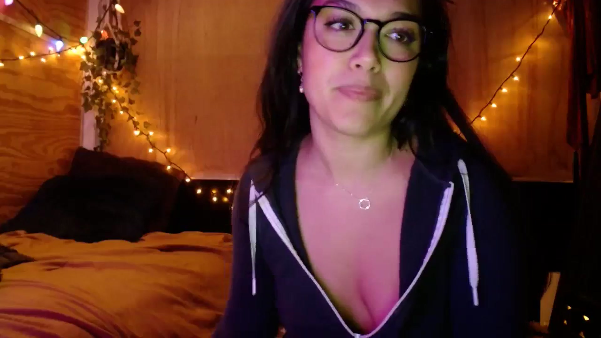 Gallery image thumbnail from slothyfoxy's myfreecams stream on, 12/03/2023, 07:21 image 20 of 20