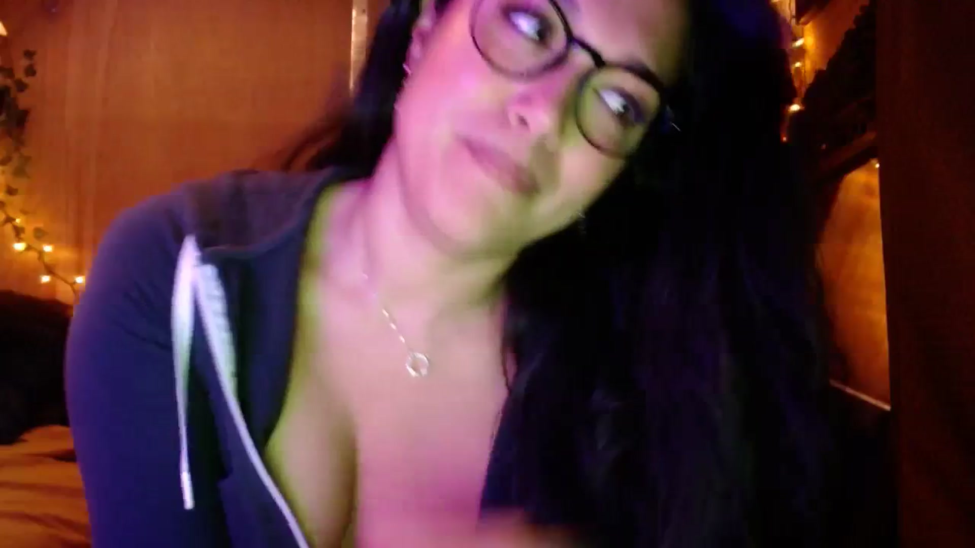 Gallery image thumbnail from slothyfoxy's myfreecams stream on, 12/03/2023, 07:21 image 11 of 20