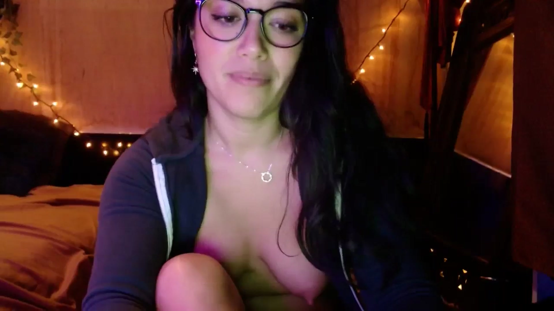 Gallery image thumbnail from slothyfoxy's myfreecams stream on, 12/03/2023, 07:51 image 20 of 20