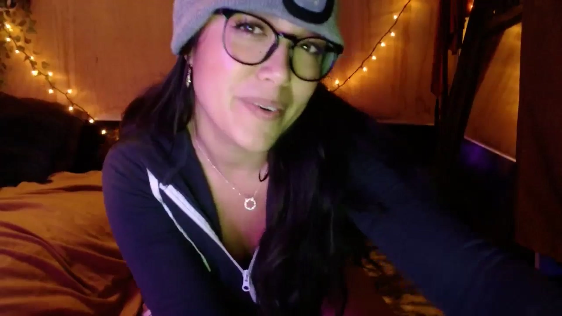 Gallery image thumbnail from slothyfoxy's myfreecams stream on, 12/03/2023, 08:22 image 19 of 20