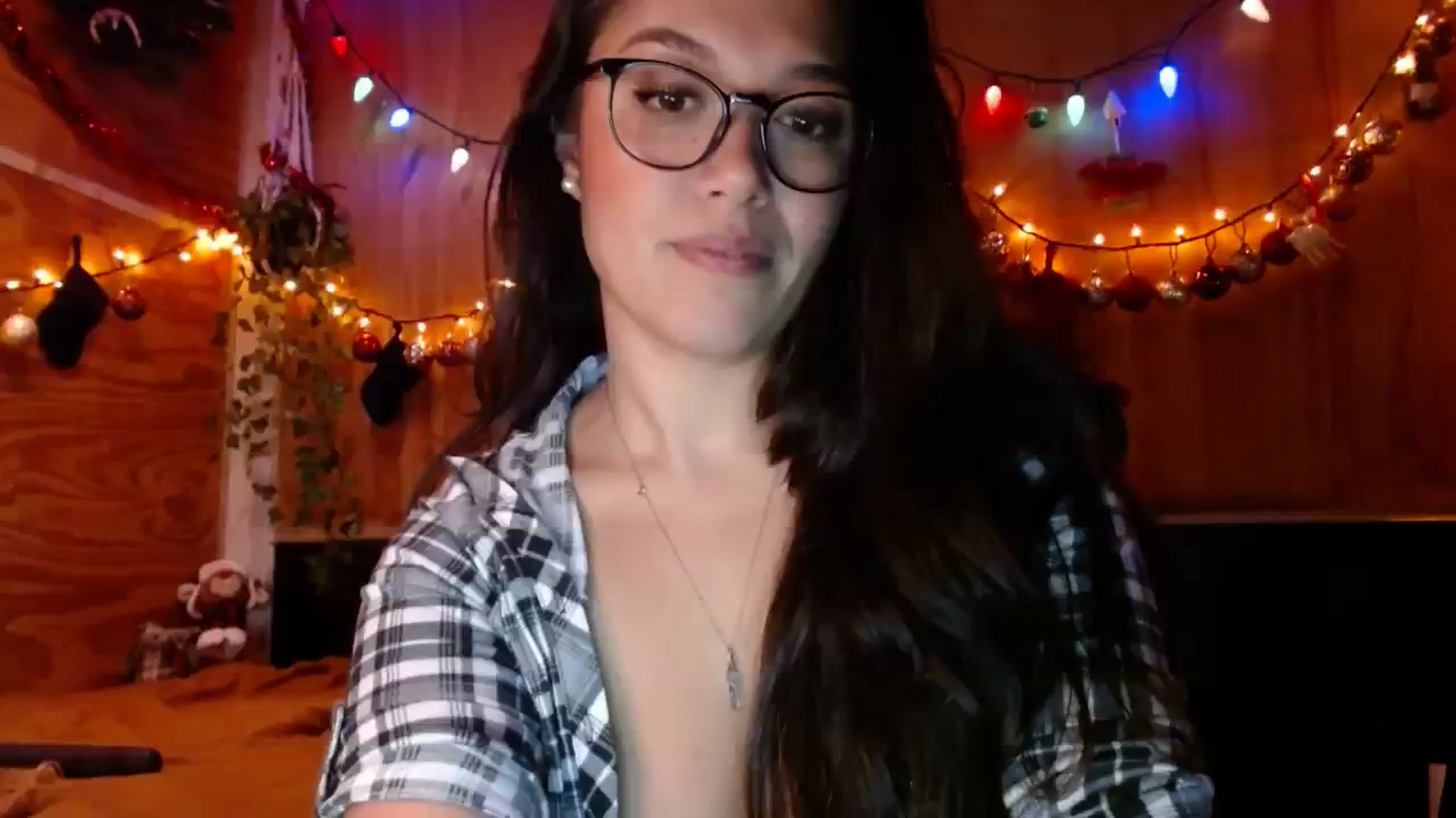 Gallery image thumbnail from slothyfoxy's myfreecams stream on, 12/07/2023, 05:13 image 16 of 20