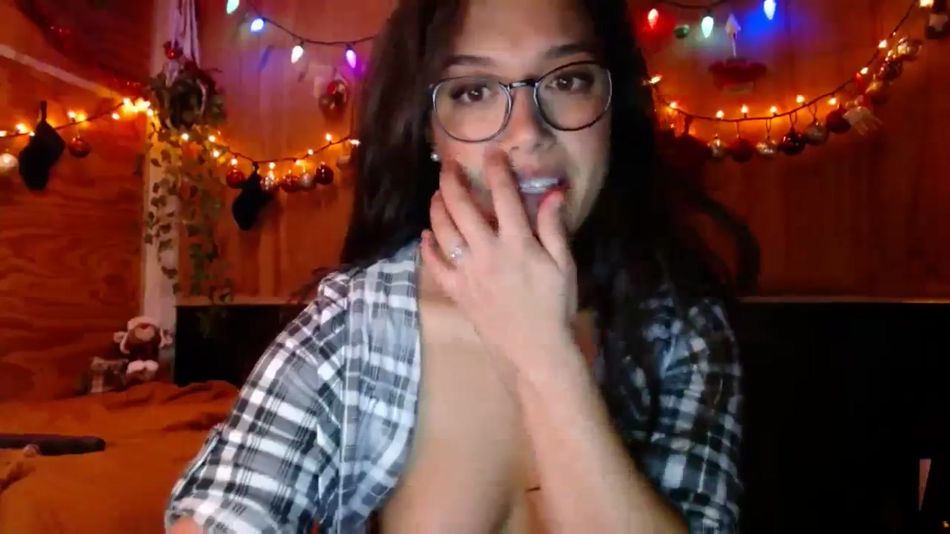 Gallery image thumbnail from slothyfoxy's myfreecams stream on, 12/07/2023, 05:13 image 20 of 20