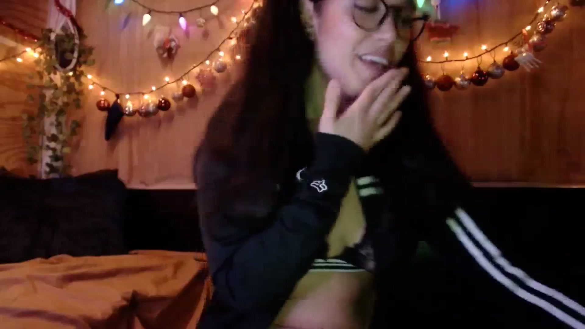 Gallery image thumbnail from slothyfoxy's myfreecams stream on, 12/12/2023, 03:30 image 13 of 20