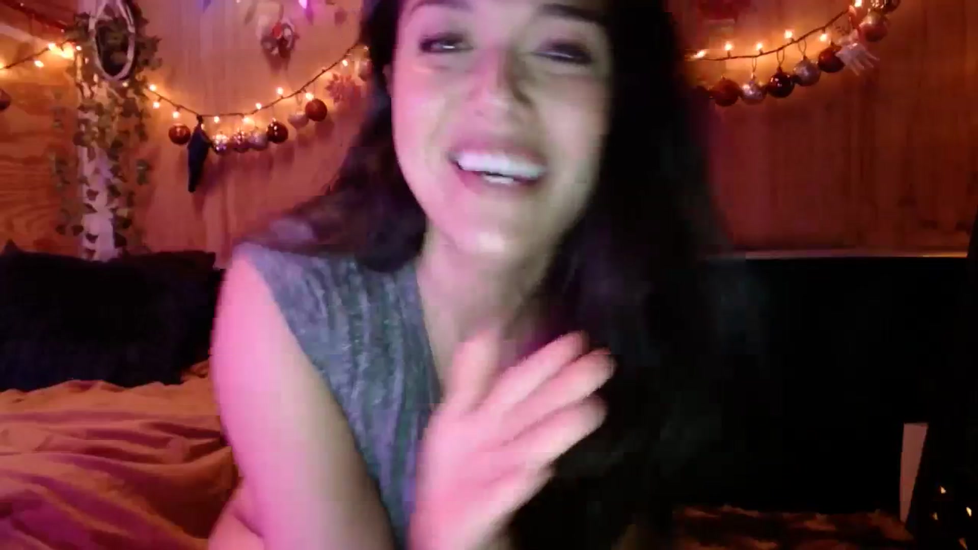 Gallery image thumbnail from slothyfoxy's myfreecams stream on, 12/14/2023, 08:03 image 18 of 20