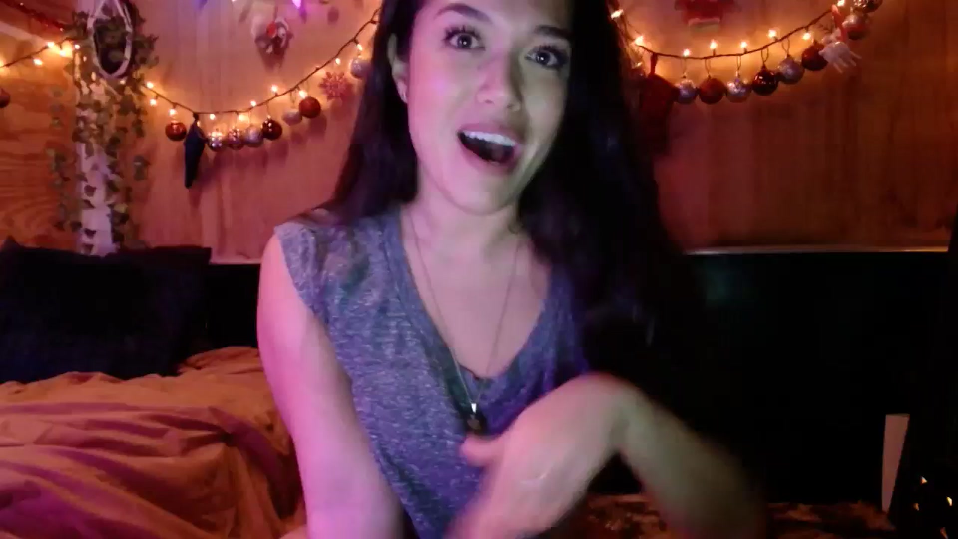 Gallery image thumbnail from slothyfoxy's myfreecams stream on, 12/14/2023, 08:03 image 19 of 20
