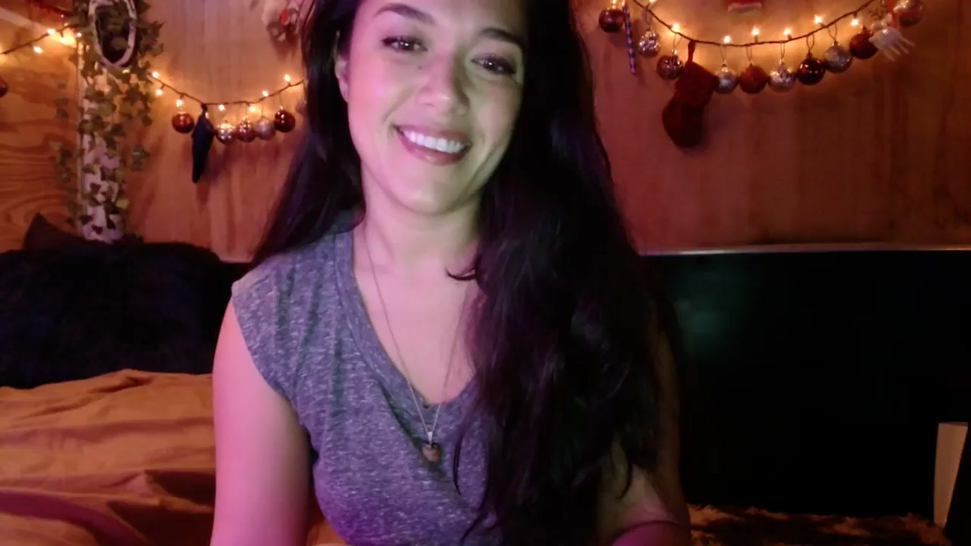 Gallery image thumbnail from slothyfoxy's myfreecams stream on, 12/14/2023, 08:03 image 6 of 20