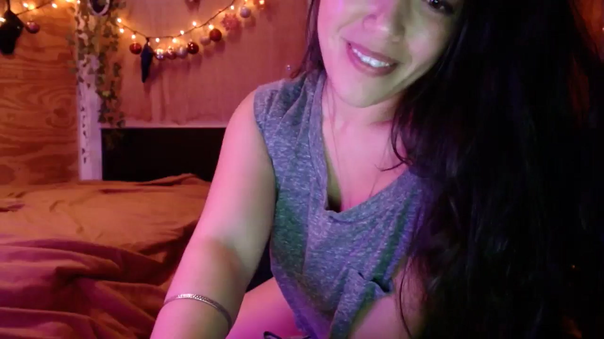 Gallery image thumbnail from slothyfoxy's myfreecams stream on, 12/14/2023, 11:05 image 20 of 20