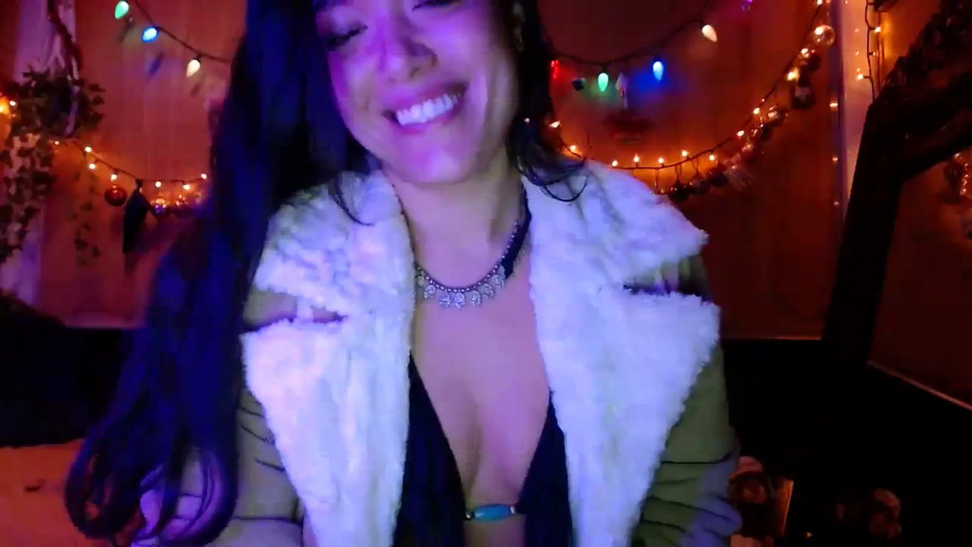 Gallery image thumbnail from slothyfoxy's myfreecams stream on, 01/08/2024, 03:51 image 13 of 20
