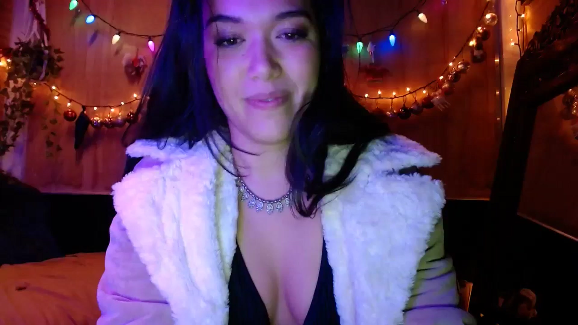 Gallery image thumbnail from slothyfoxy's myfreecams stream on, 01/08/2024, 03:51 image 2 of 20