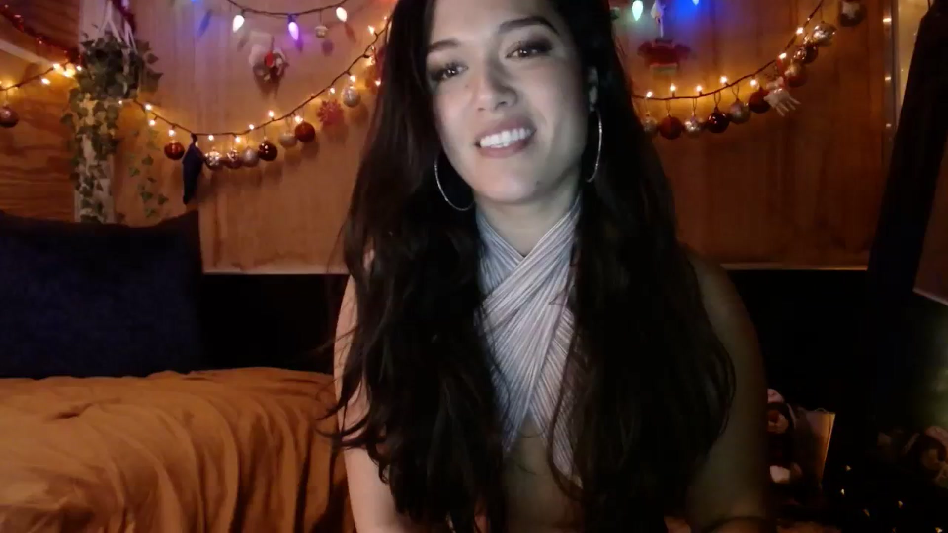 Gallery image thumbnail from slothyfoxy's myfreecams stream on, 01/15/2024, 04:09 image 2 of 20