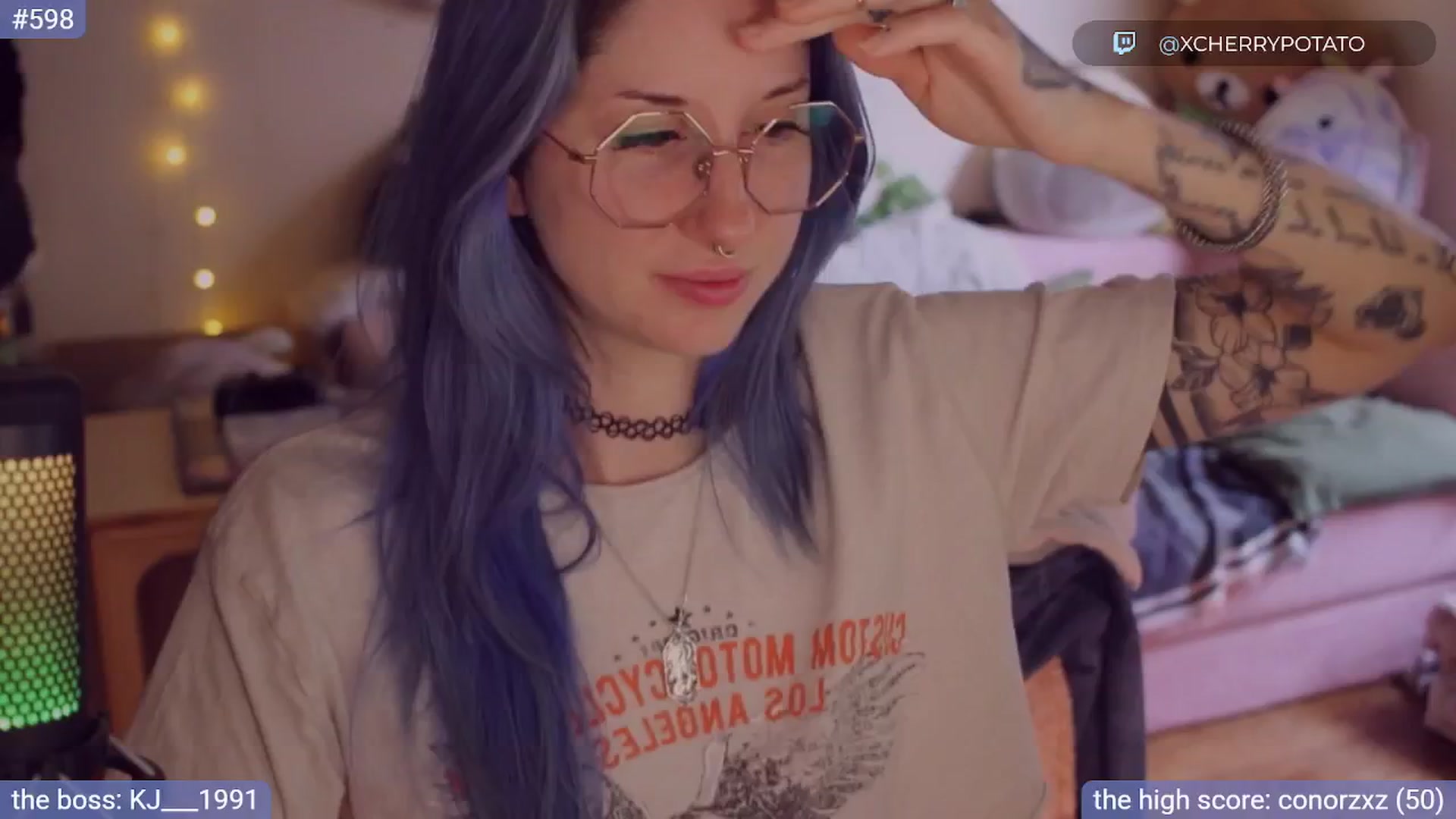 Gallery image thumbnail from sluttypotato's myfreecams stream on, 08/20/2025, 24:12 image 17 of 20