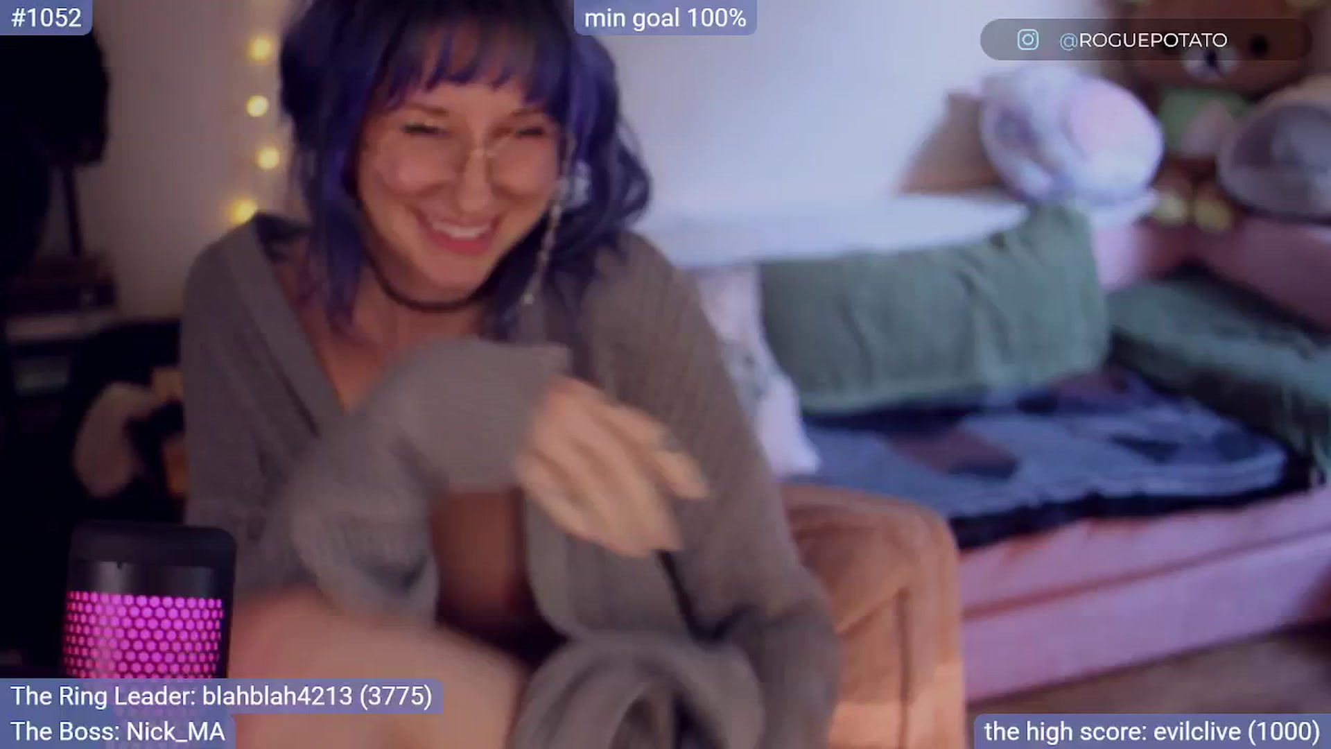 Gallery image thumbnail from sluttypotato's myfreecams stream on, 09/16/2025, 01:07 image 17 of 20