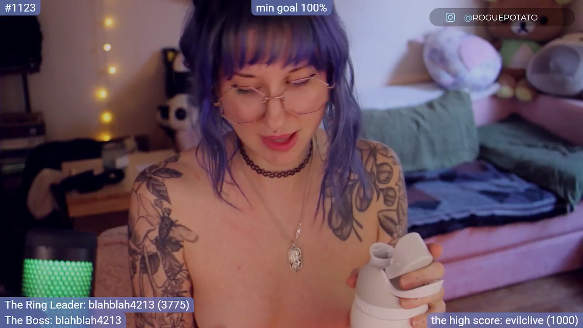 Gallery image thumbnail from sluttypotato's myfreecams stream on, 09/16/2025, 01:07 image 13 of 20