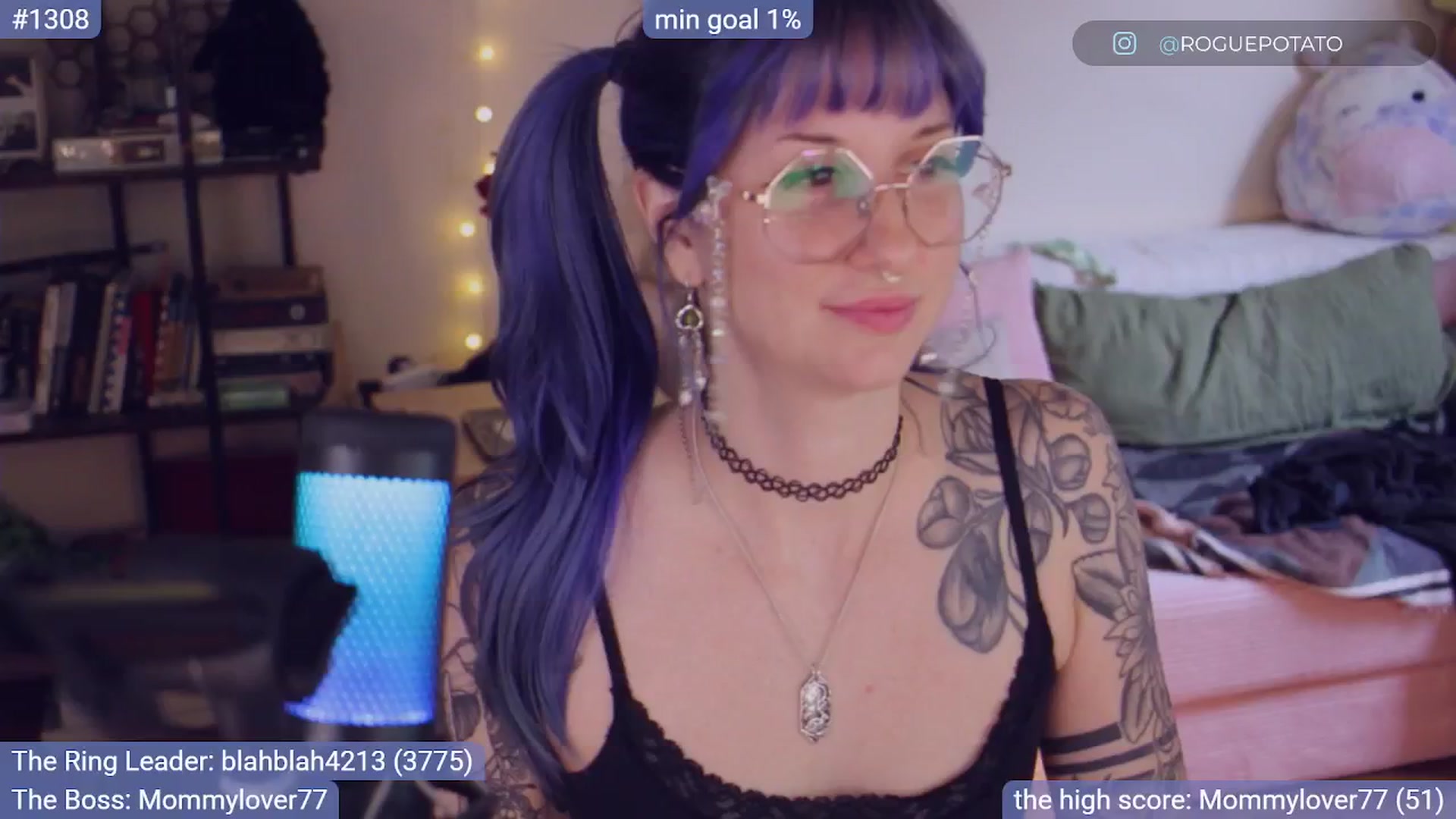 Gallery image thumbnail from sluttypotato's myfreecams stream on, 10/01/2025, 24:24 image 10 of 20