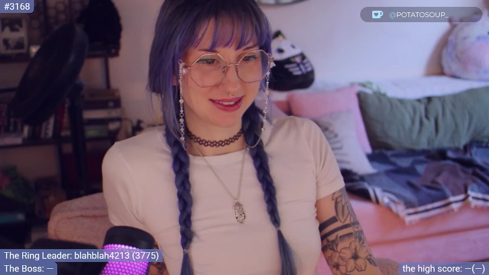 Gallery image thumbnail from sluttypotato's myfreecams stream on, 10/02/2025, 23:56 image 10 of 20