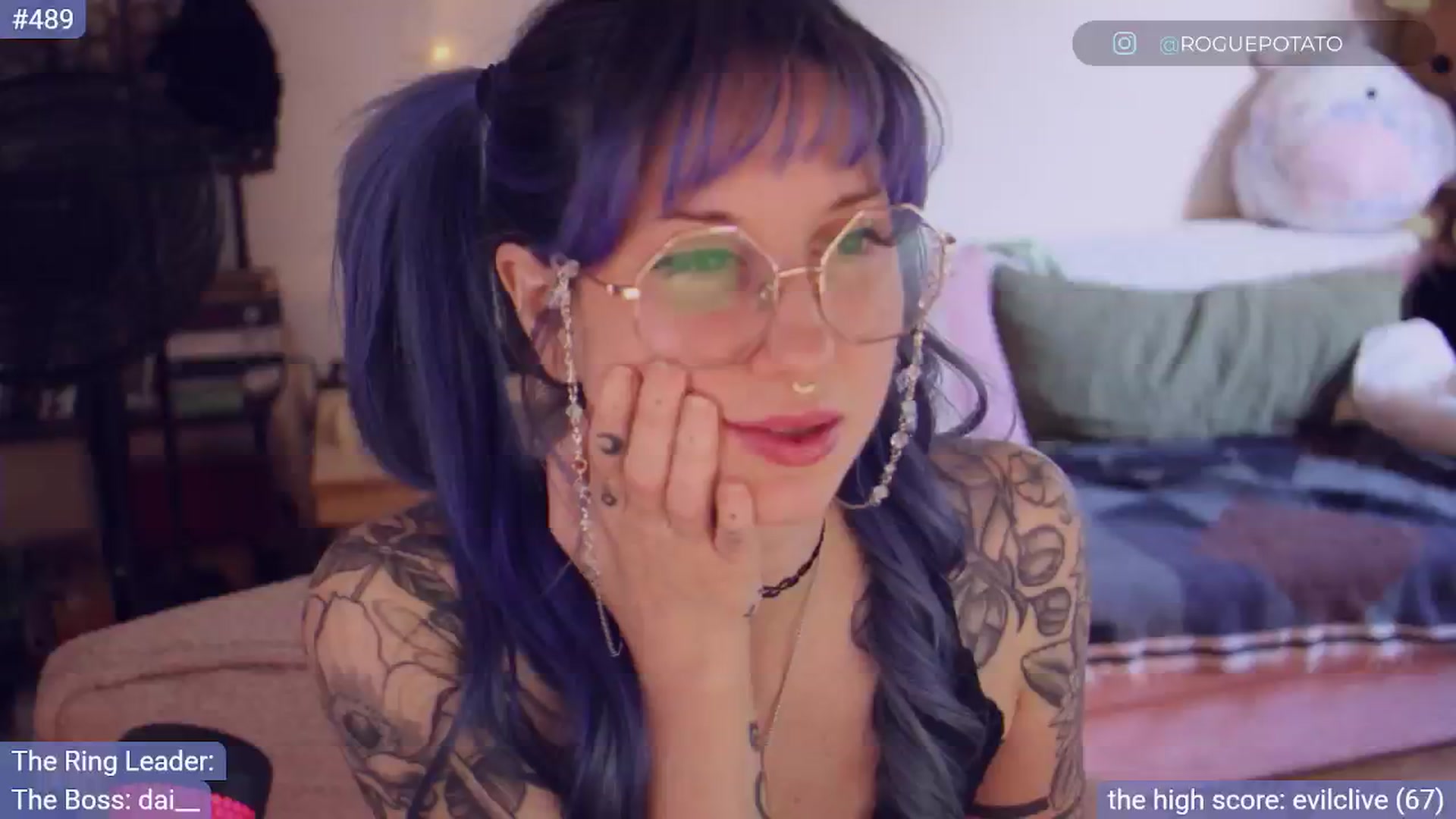 Gallery image thumbnail from sluttypotato's myfreecams stream on, 10/03/2025, 23:40 image 18 of 20