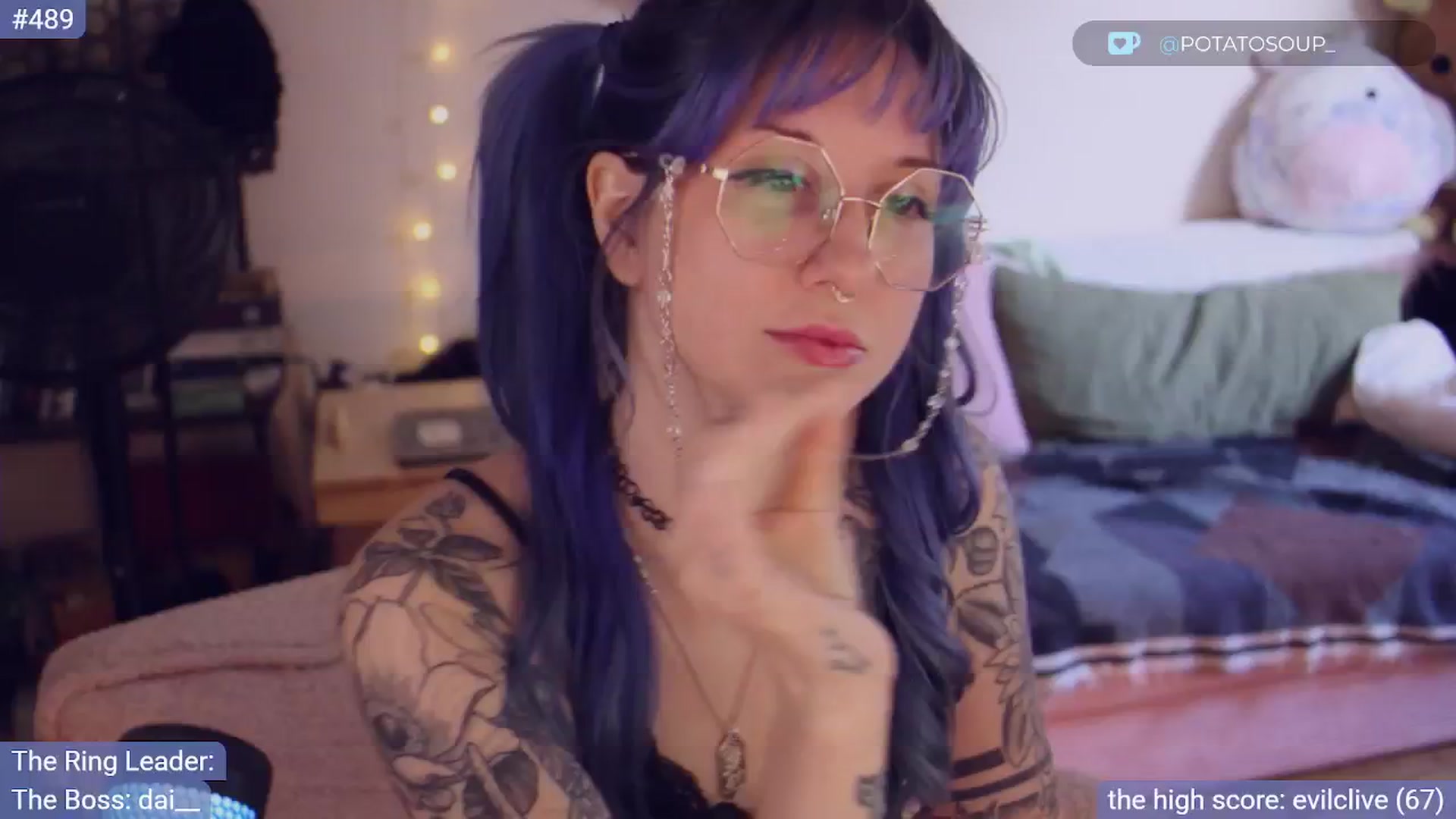 Gallery image thumbnail from sluttypotato's myfreecams stream on, 10/03/2025, 23:40 image 19 of 20