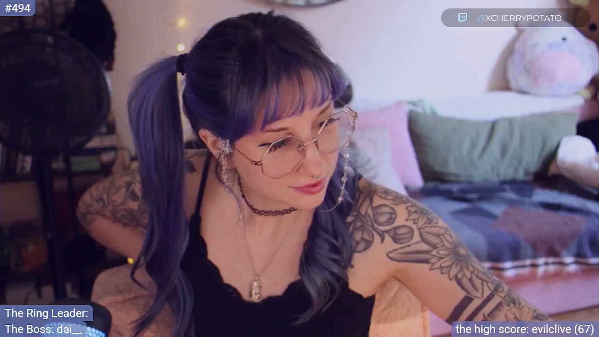 Gallery image thumbnail from sluttypotato's myfreecams stream on, 10/03/2025, 23:40 image 12 of 20