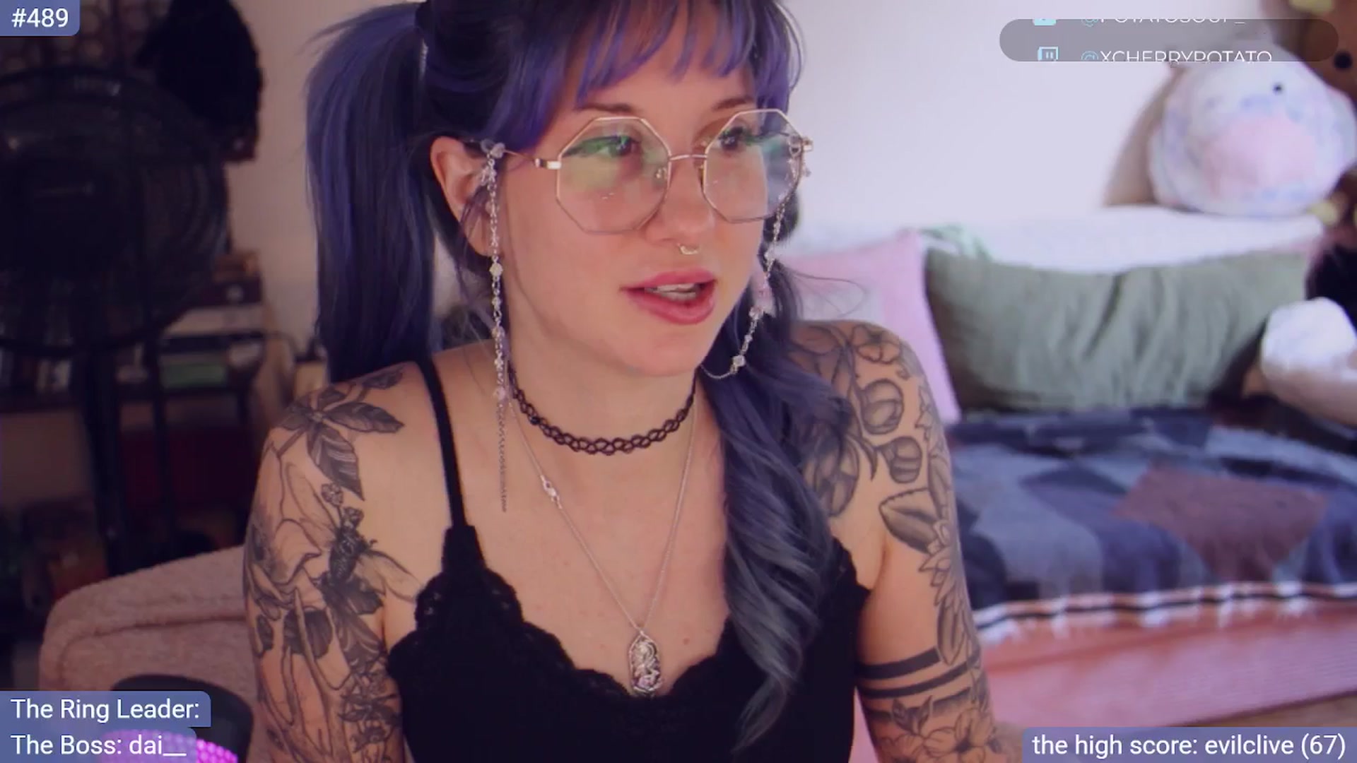 Gallery image thumbnail from sluttypotato's myfreecams stream on, 10/03/2025, 23:40 image 20 of 20