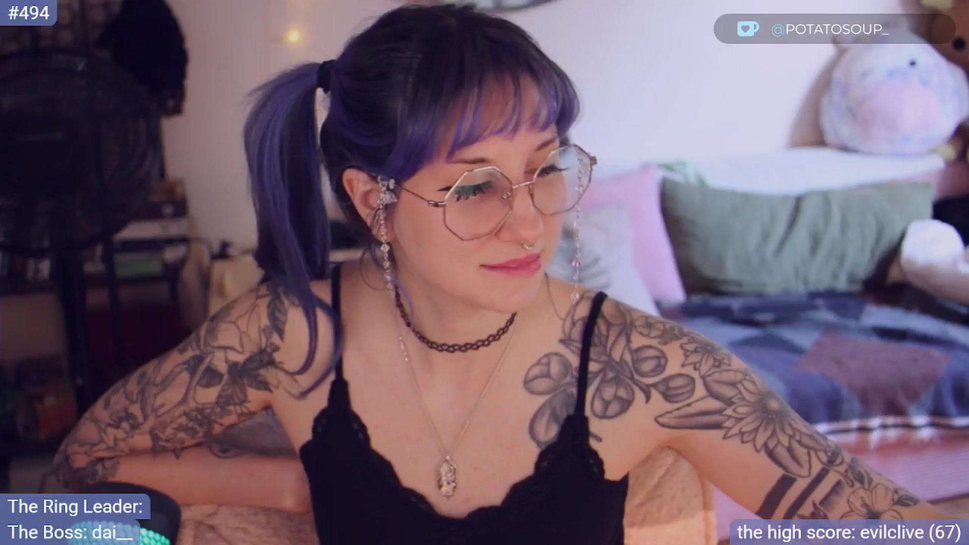 Gallery image thumbnail from sluttypotato's myfreecams stream on, 10/03/2025, 23:40 image 11 of 20