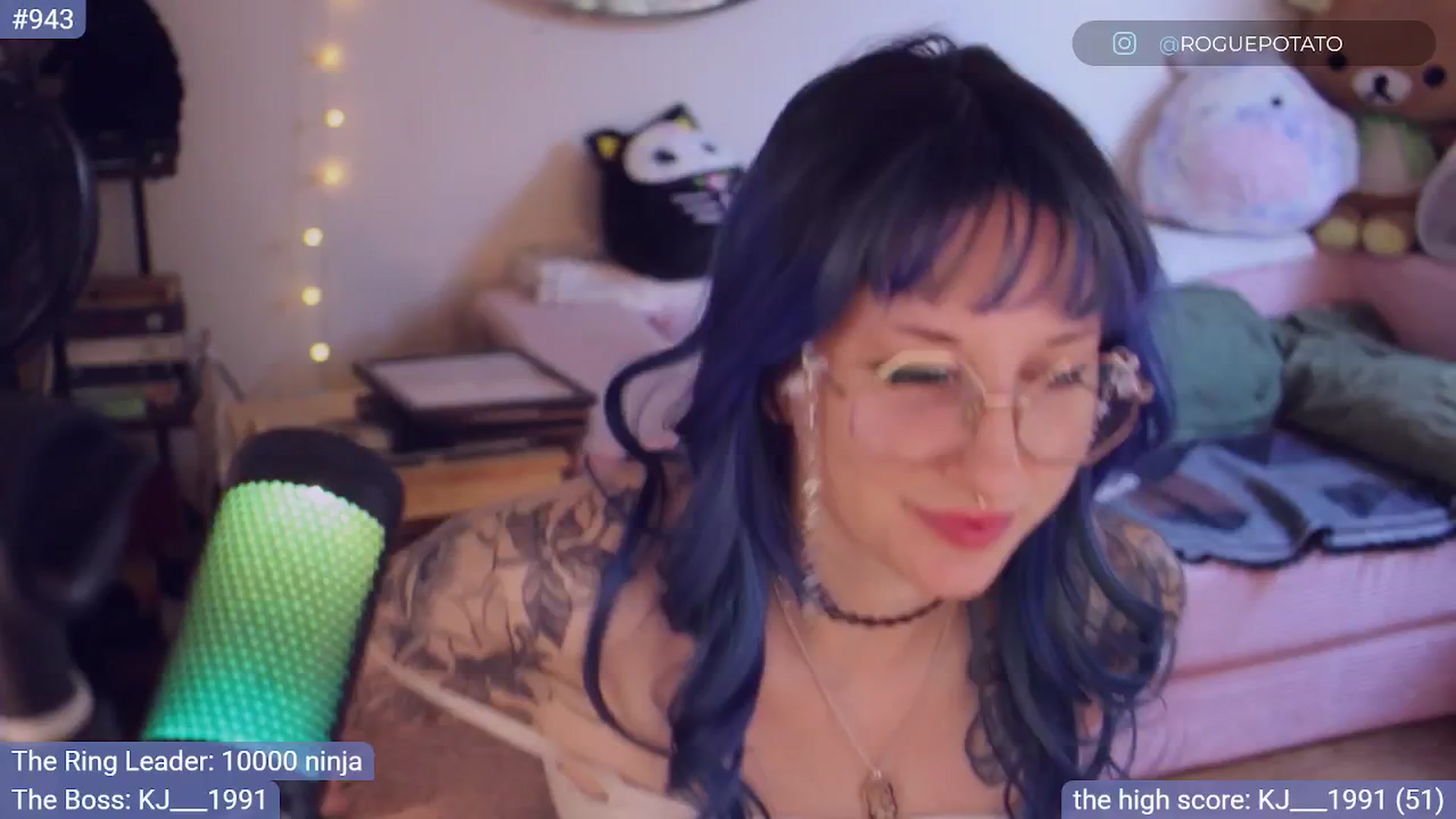 Gallery image thumbnail from sluttypotato's myfreecams stream on, 10/29/2025, 19:32 image 16 of 20