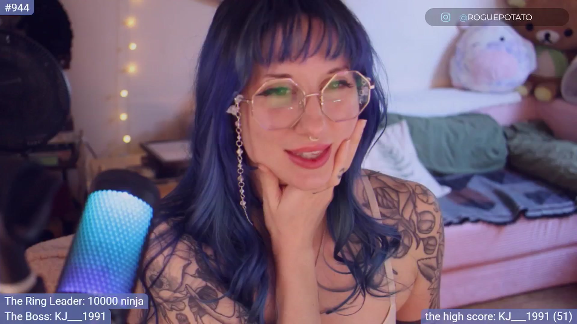 Gallery image thumbnail from sluttypotato's myfreecams stream on, 10/29/2025, 19:32 image 11 of 20