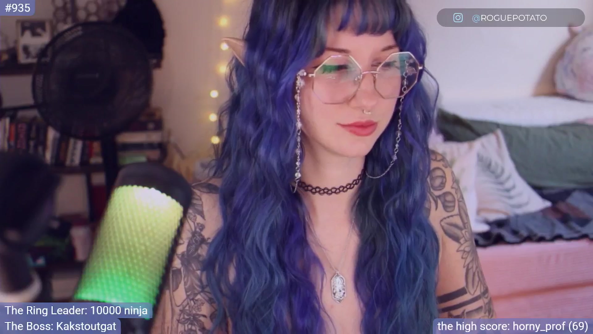Gallery image thumbnail from sluttypotato's myfreecams stream on, 10/31/2025, 24:49 image 12 of 20