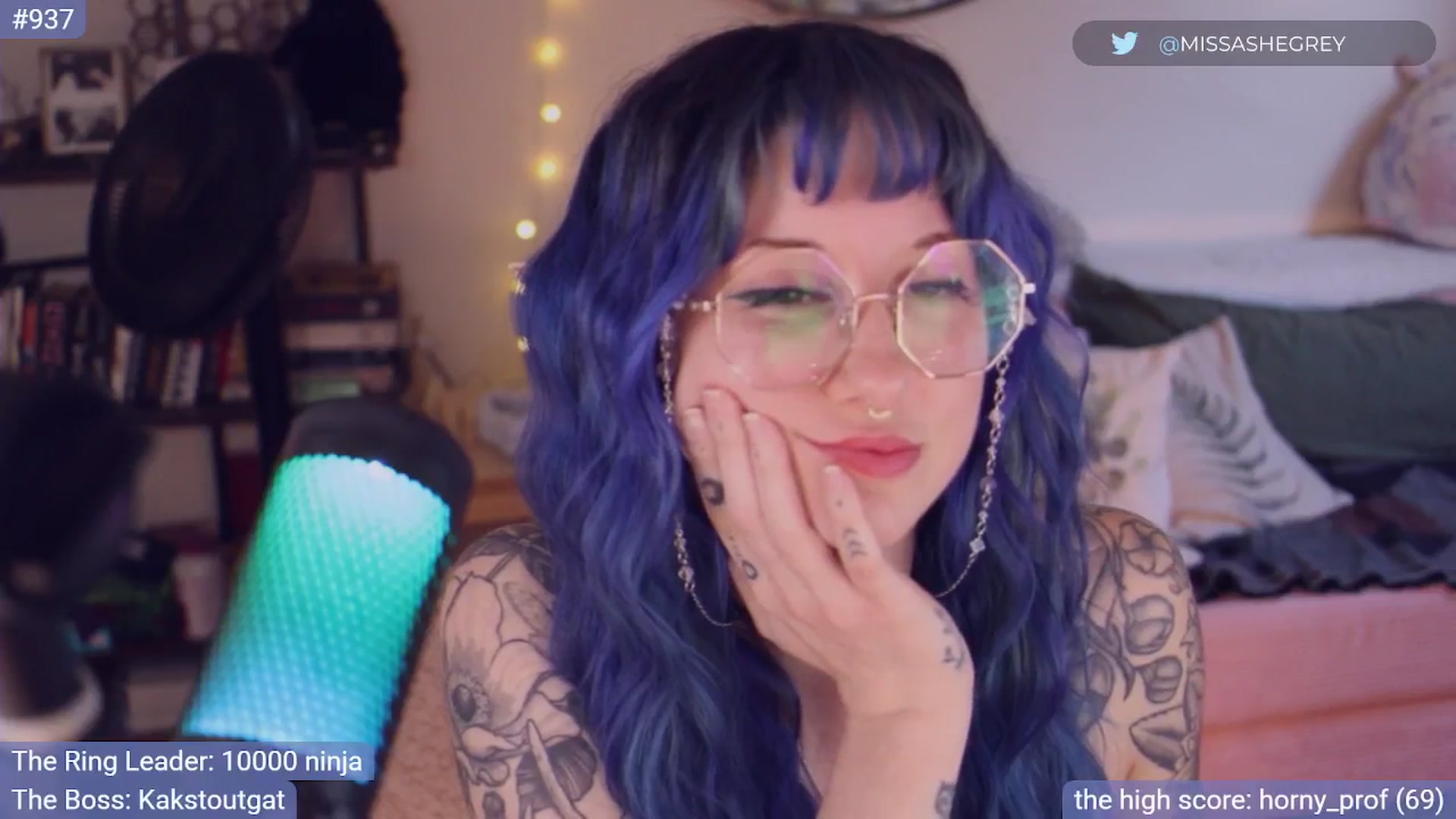 Gallery image thumbnail from sluttypotato's myfreecams stream on, 10/31/2025, 24:49 image 18 of 20
