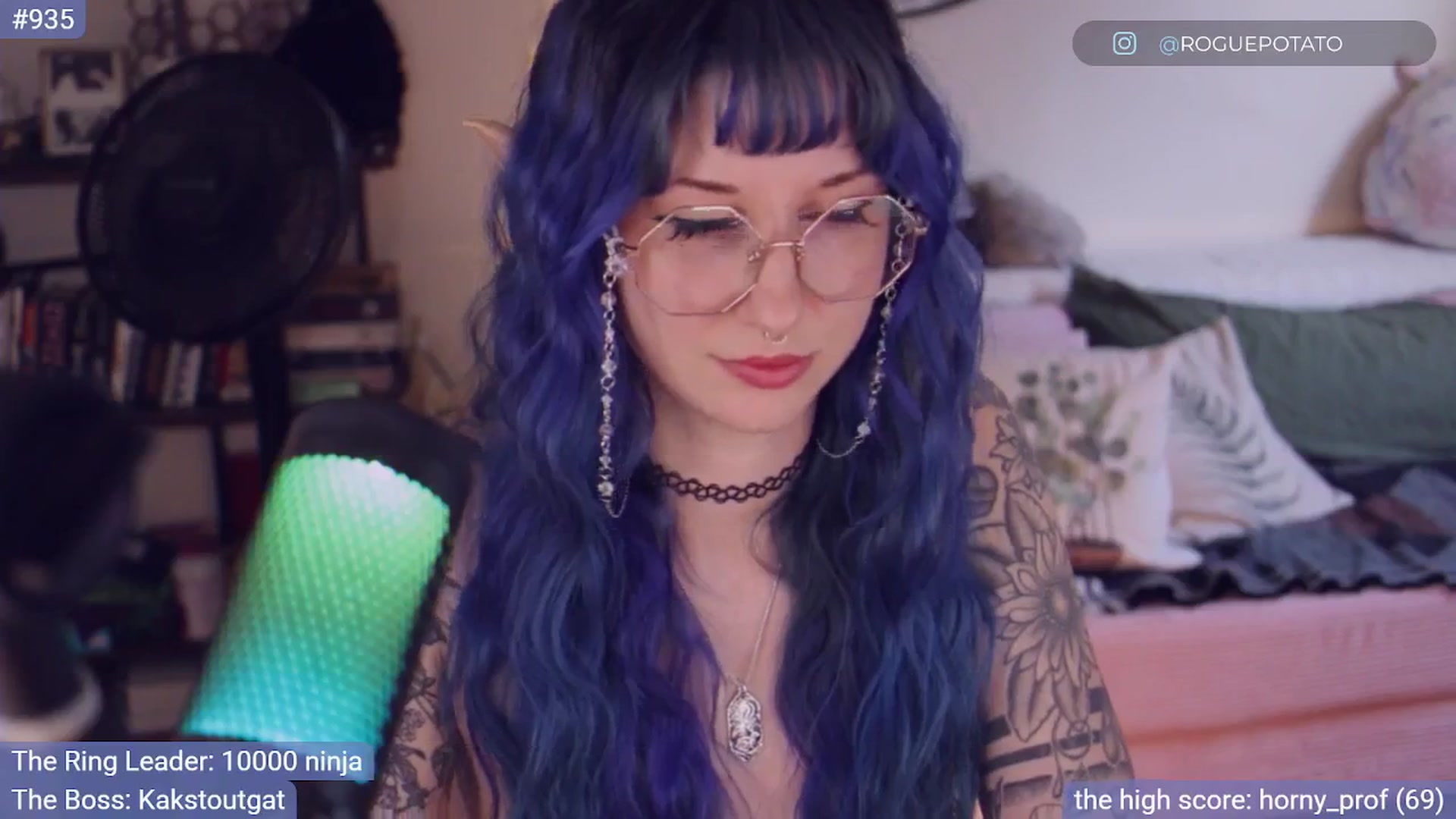 Gallery image thumbnail from sluttypotato's myfreecams stream on, 10/31/2025, 24:49 image 14 of 20