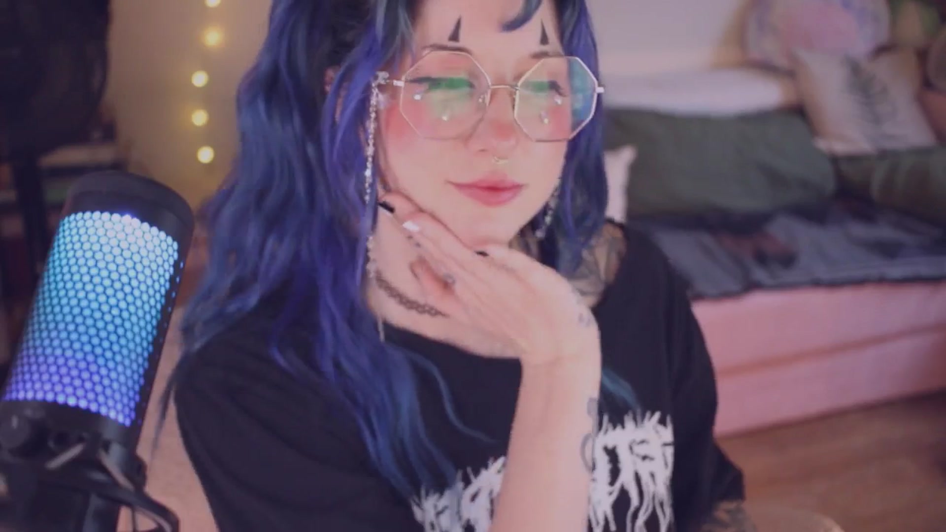 Gallery image thumbnail from sluttypotato's myfreecams stream on, 11/01/2025, 24:00 image 16 of 20