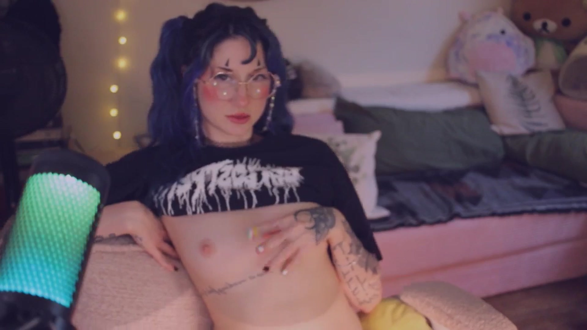 Gallery image thumbnail from sluttypotato's myfreecams stream on, 11/01/2025, 24:00 image 12 of 20