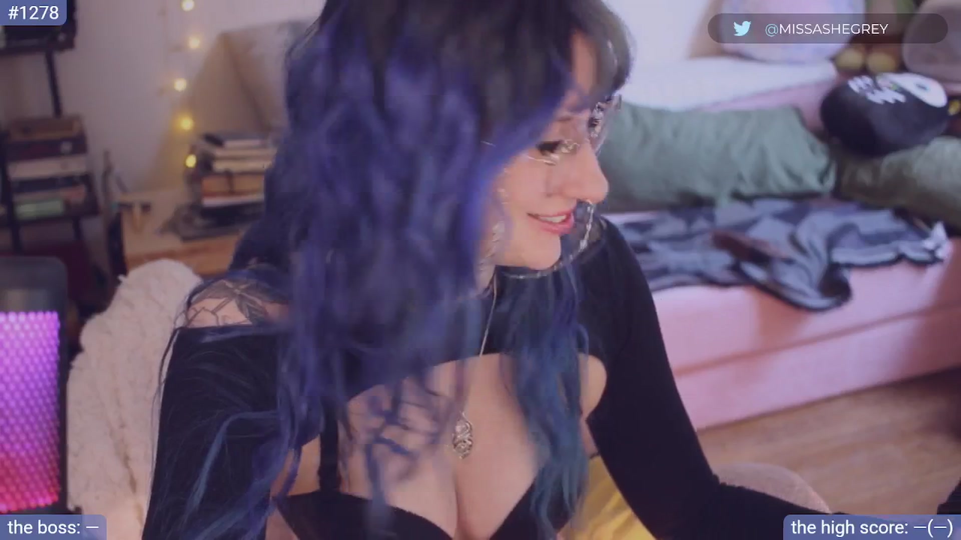 Gallery image thumbnail from sluttypotato's myfreecams stream on, 11/09/2025, 20:28 image 2 of 20