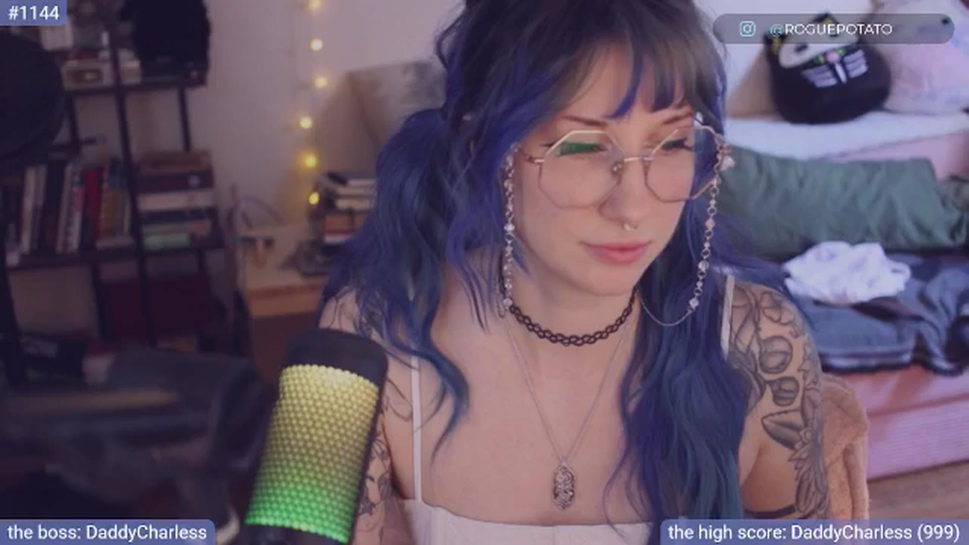 Gallery image thumbnail from sluttypotato's myfreecams stream on, 11/10/2025, 19:55 image 17 of 20
