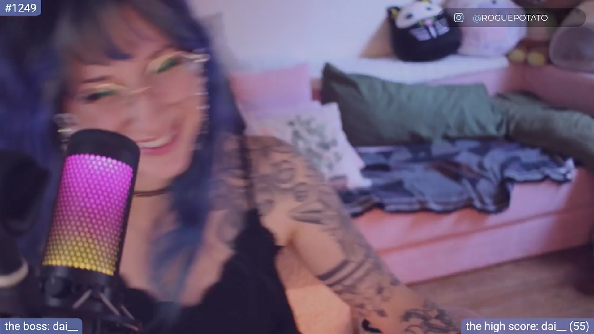 Gallery image thumbnail from sluttypotato's myfreecams stream on, 11/11/2025, 19:06 image 17 of 20