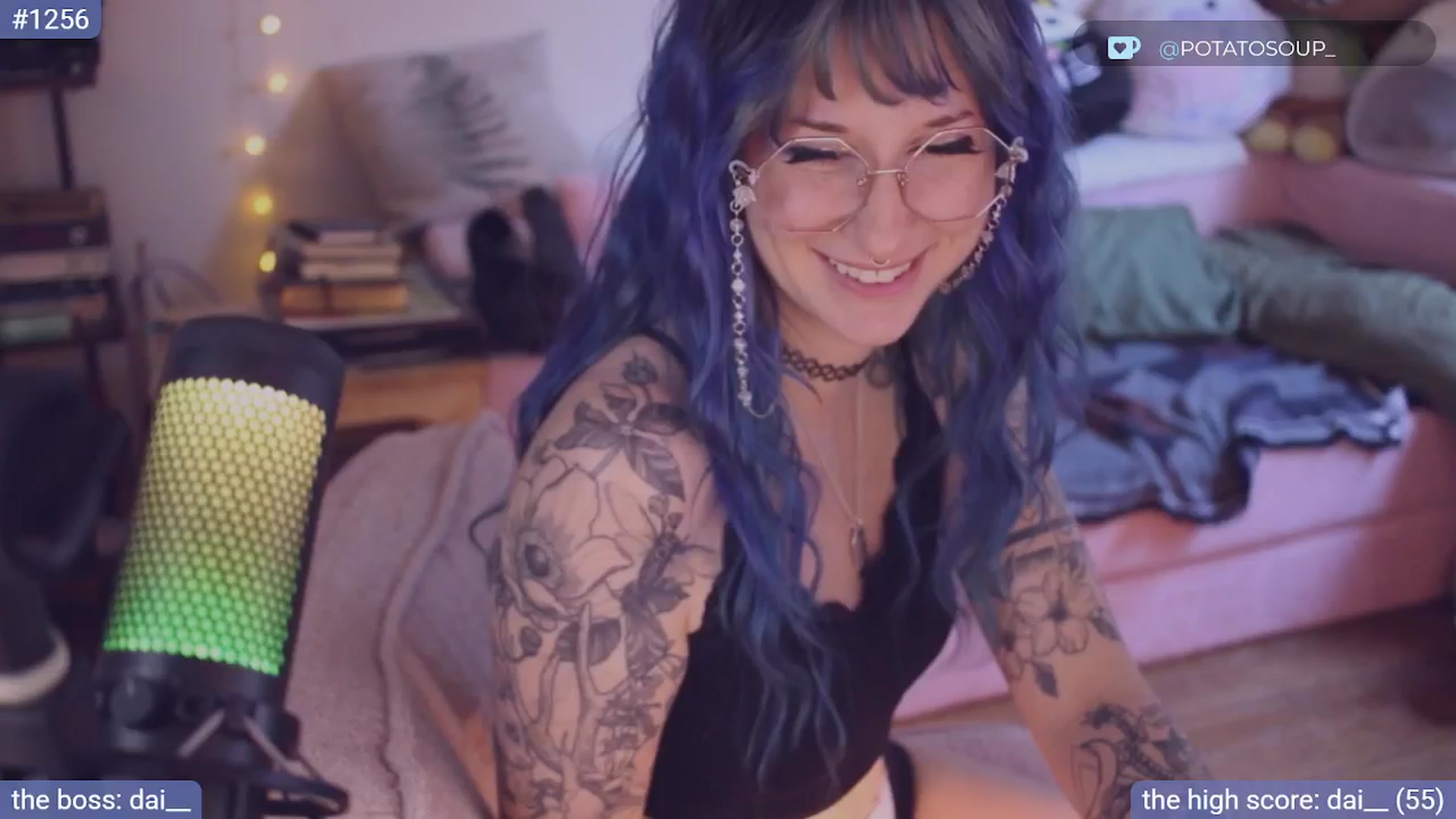 Gallery image thumbnail from sluttypotato's myfreecams stream on, 11/11/2025, 19:06 image 15 of 20
