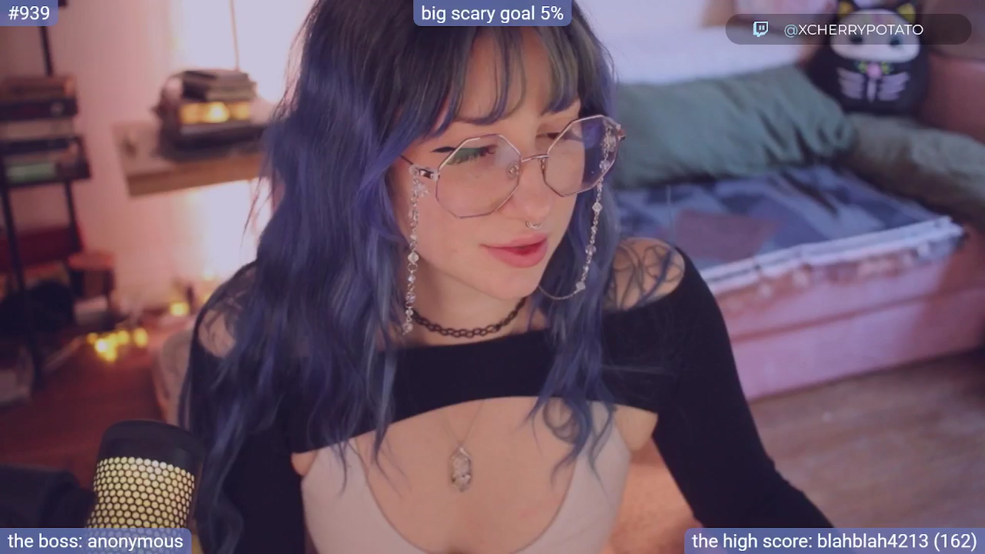Gallery image thumbnail from sluttypotato's myfreecams stream on, 11/30/2025, 21:58 image 9 of 20