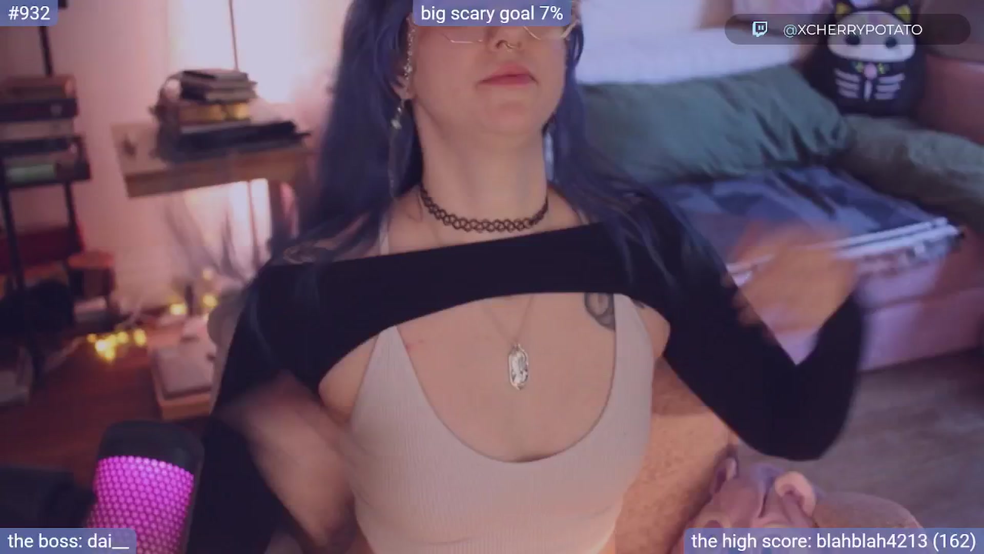 Gallery image thumbnail from sluttypotato's myfreecams stream on, 11/30/2025, 21:58 image 18 of 20