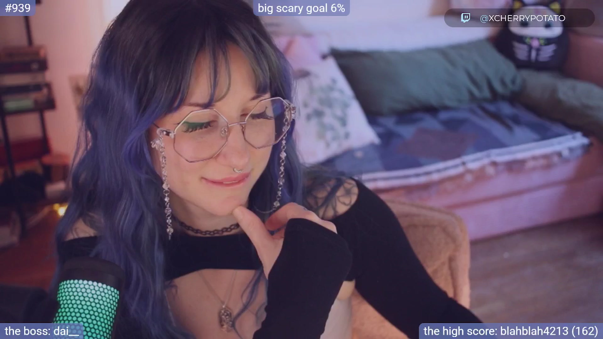 Gallery image thumbnail from sluttypotato's myfreecams stream on, 11/30/2025, 21:58 image 15 of 20