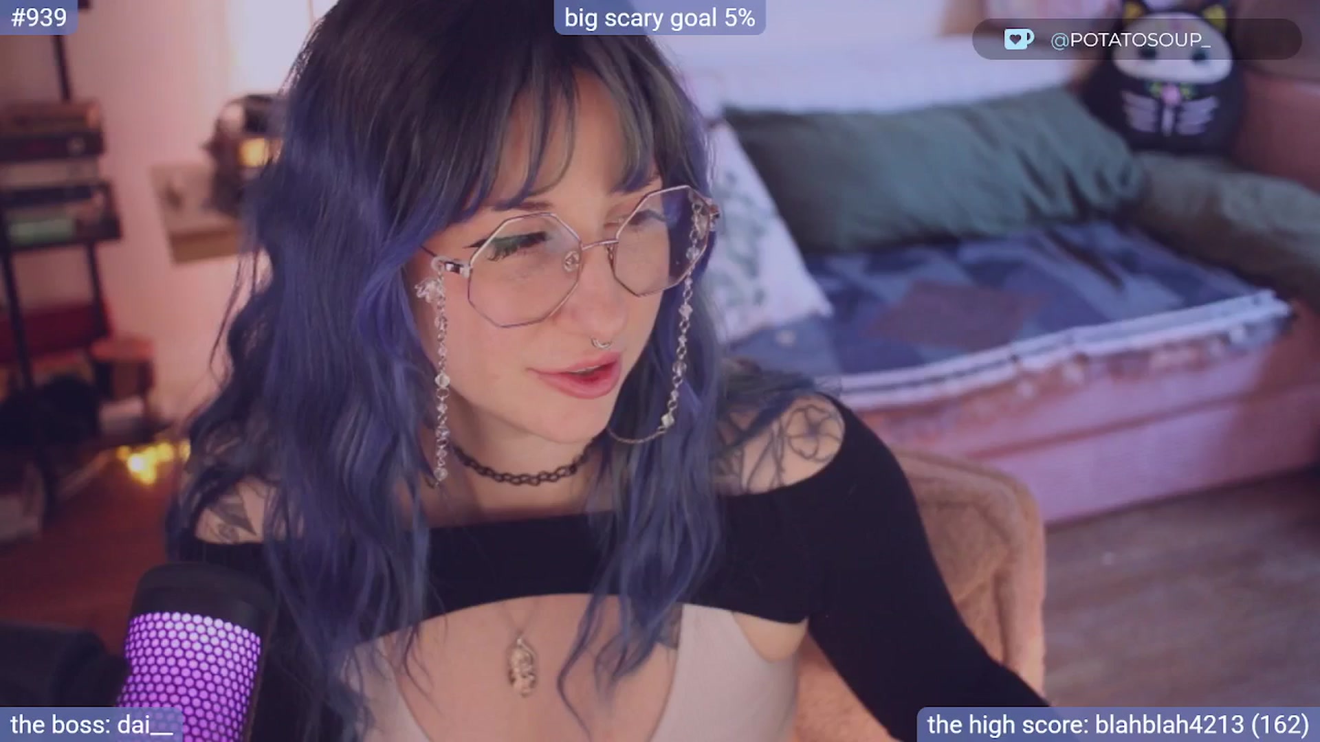 Gallery image thumbnail from sluttypotato's myfreecams stream on, 11/30/2025, 21:58 image 14 of 20