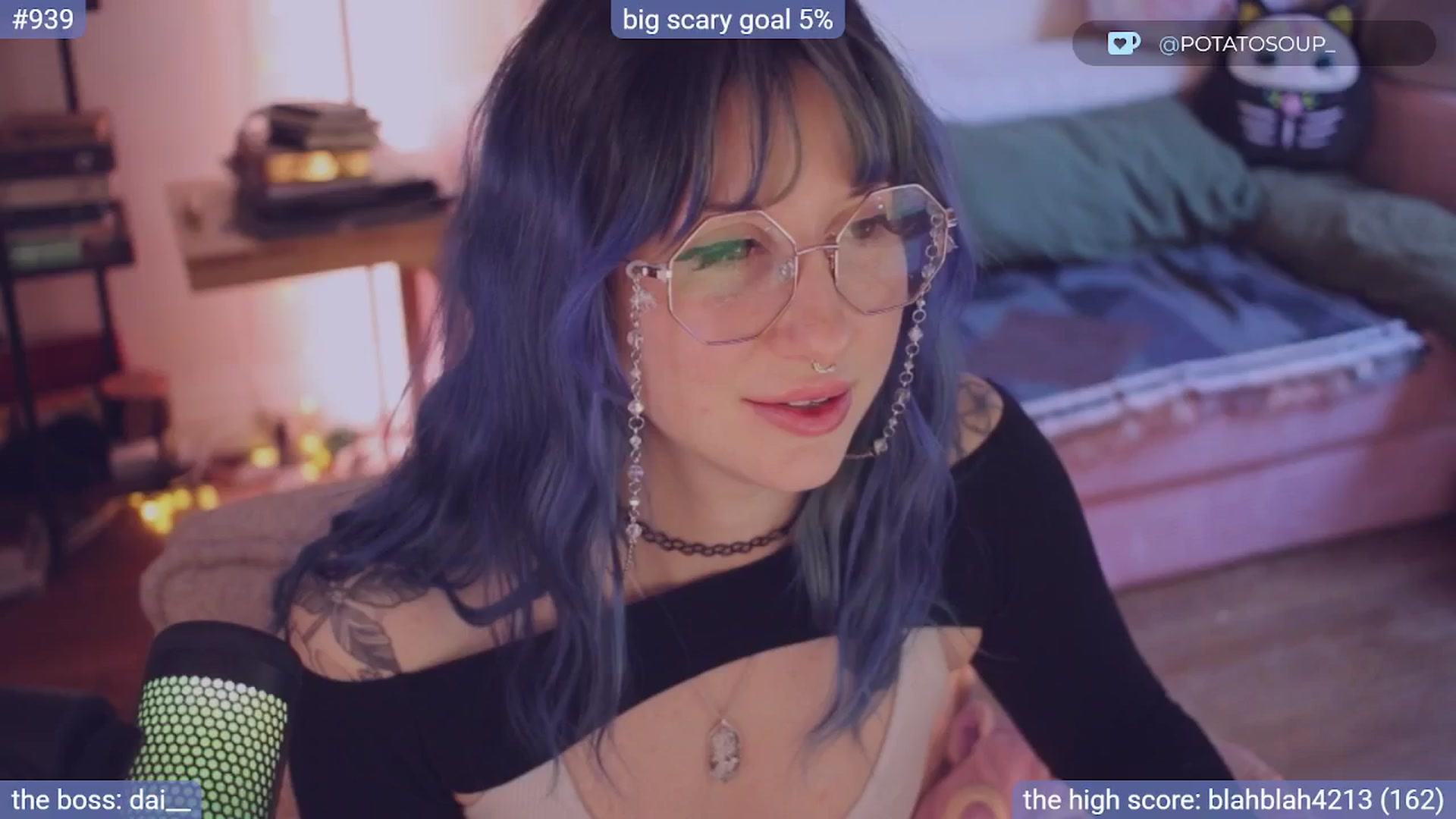 Gallery image thumbnail from sluttypotato's myfreecams stream on, 11/30/2025, 21:58 image 11 of 20