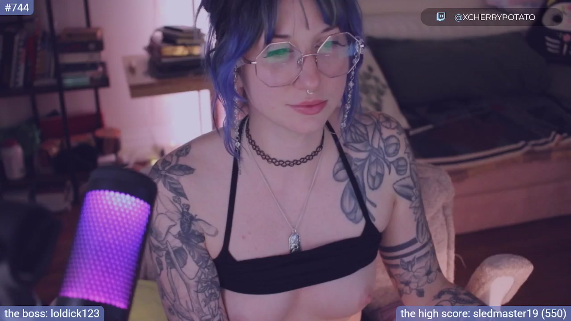 Gallery image thumbnail from sluttypotato's myfreecams stream on, 12/02/2025, 01:39 image 8 of 20