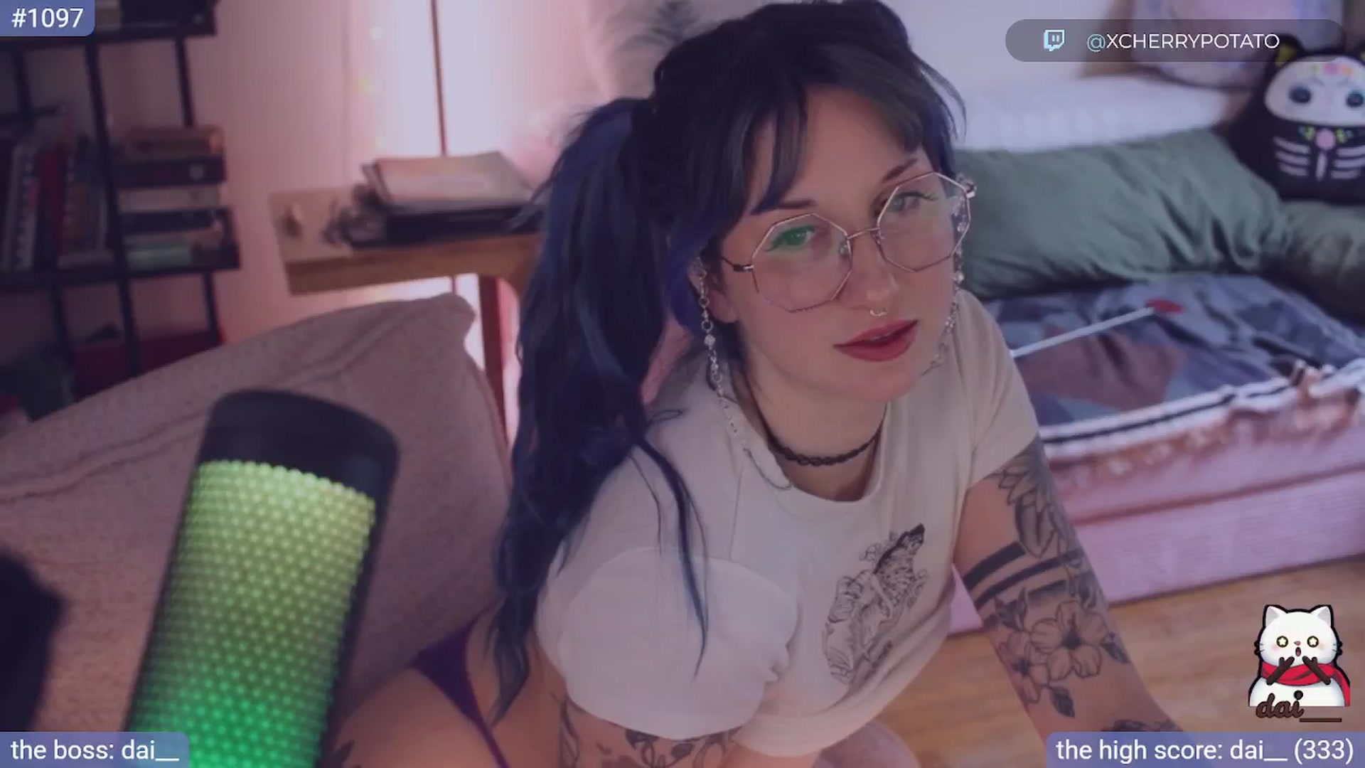Gallery image thumbnail from sluttypotato's myfreecams stream on, 12/02/2025, 20:02 image 17 of 20